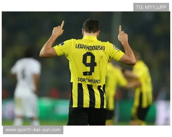 多特年轻锋线引发转会市场关注